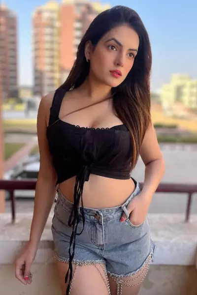 Riya - New Delhi Call Girls¶░8░8░2░6░1░5░8░8░8░5░¶ Call Girls₰ In New Delhi→(Delhi)At Low Cost