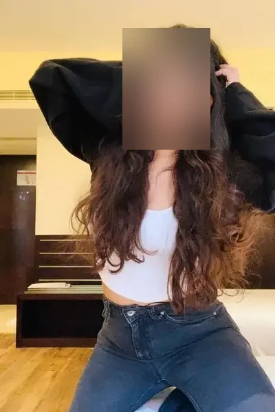 Joda — Female Escorts in Valpoi, photo